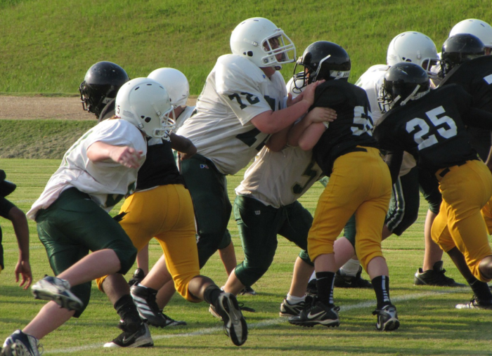 アメフト用語のパスプロテクション(パスプロ)とパスラッシュとは？ SECOND EFFORT（セカンド エフォート